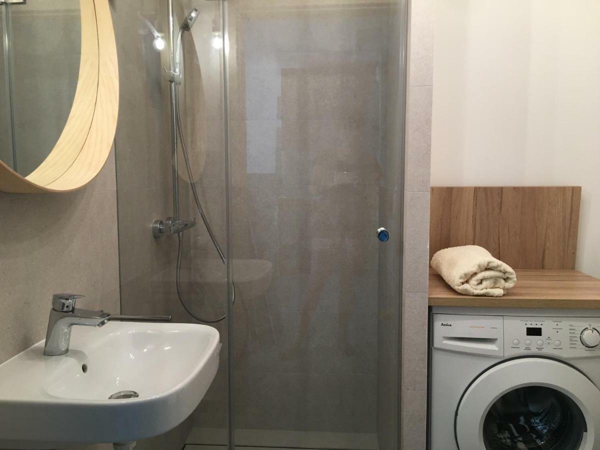 Shoq Studio Nice Apartment With Private Parking Krakow Exterior photo